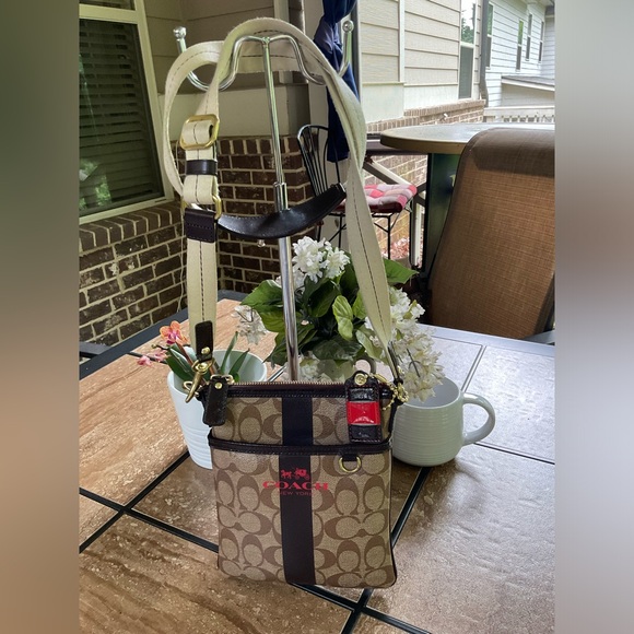 Coach Handbags - Coach crossbody bag